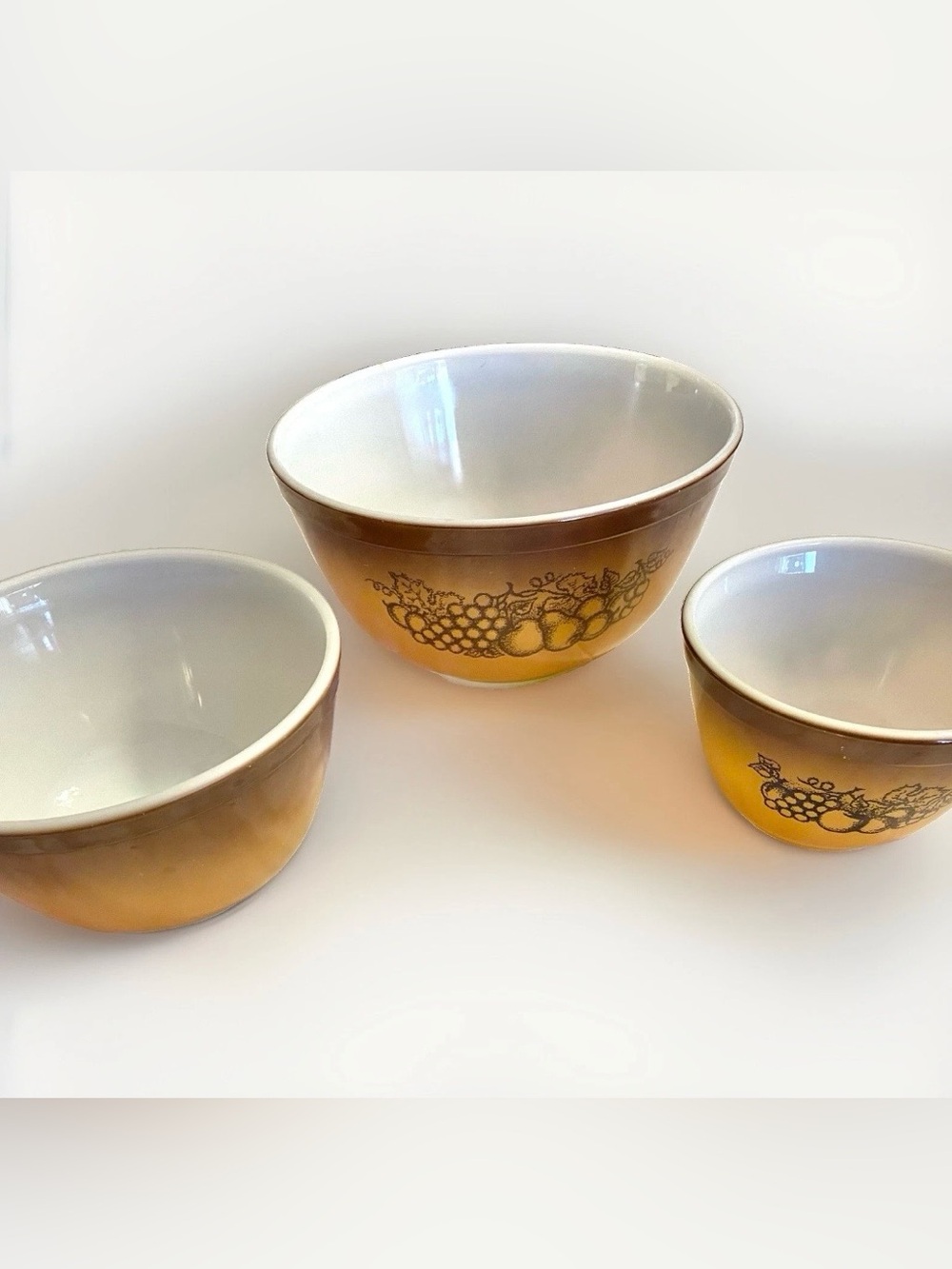 Set of 3 Vintage Fruit Pattern Pyrex Mixing Set